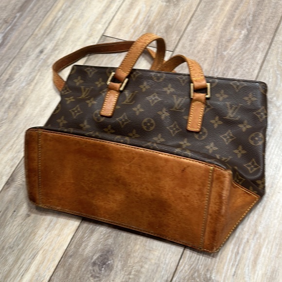 Authentic Vintage LV bag comes with duster. Great for Valentine’s - Picture 6 of 7